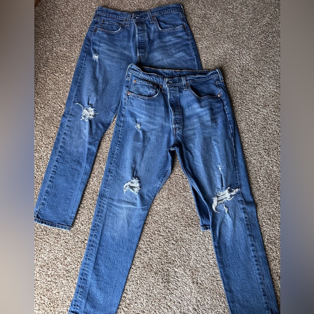 Ladies Levi’s Straight Leg Distressed Blue Jeans ~ 2 pair for the price of 1! 👖👖